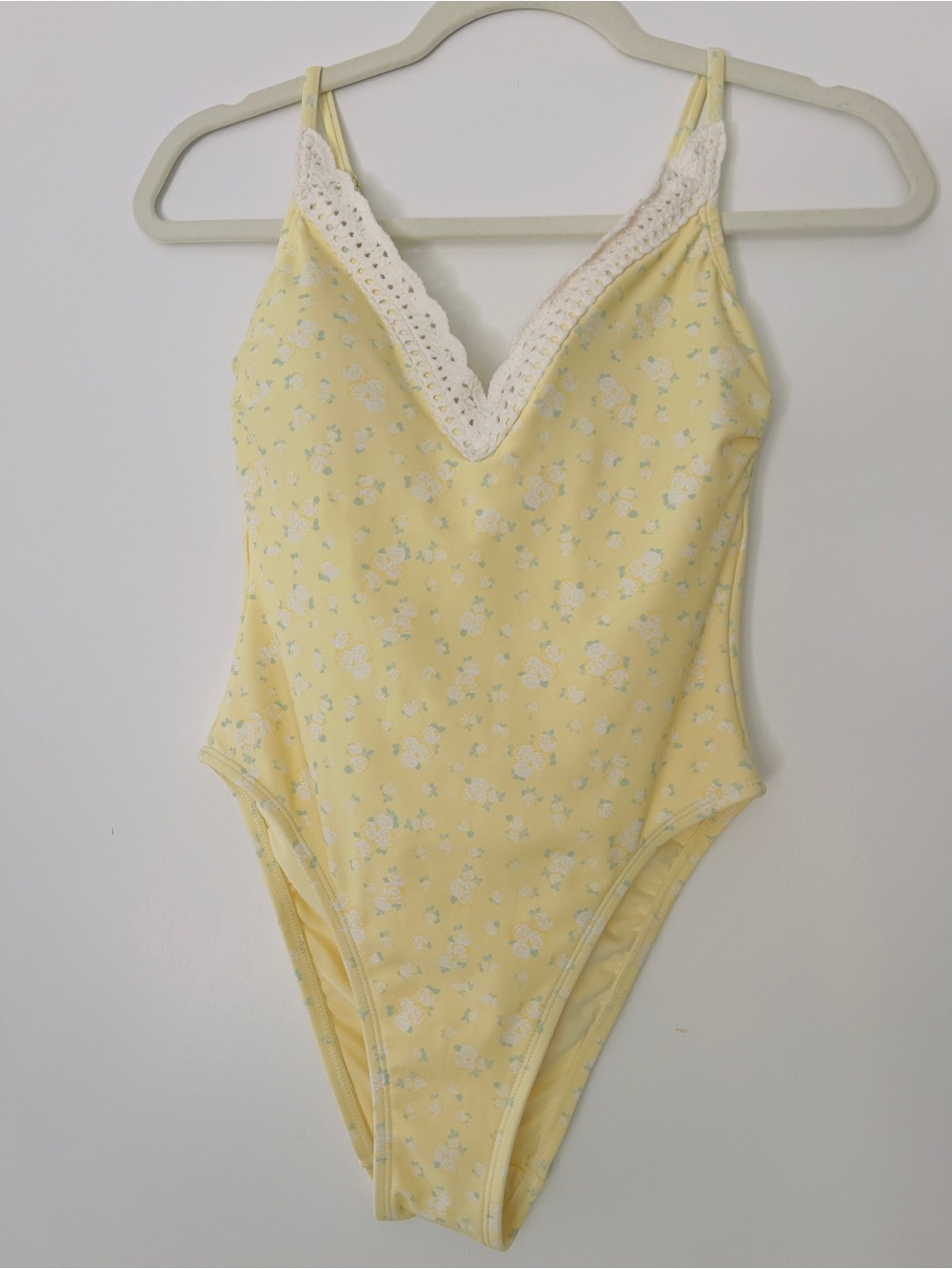 Floral Print Crochet Edge Plunge One-Piece Swimsuit - Picture 2 of 12